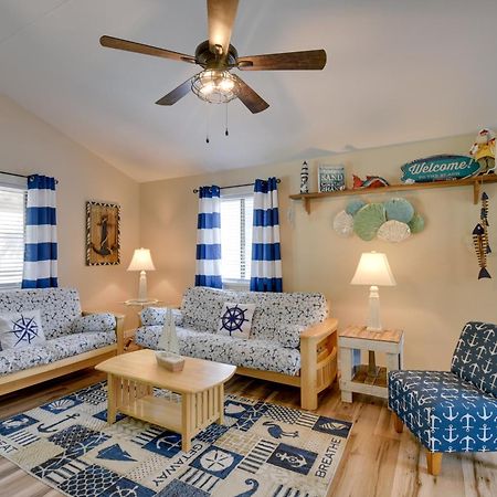 Ocean Isle Apartment With Balcony, 1 Mi To Beach! 海洋岛海滩 外观 照片