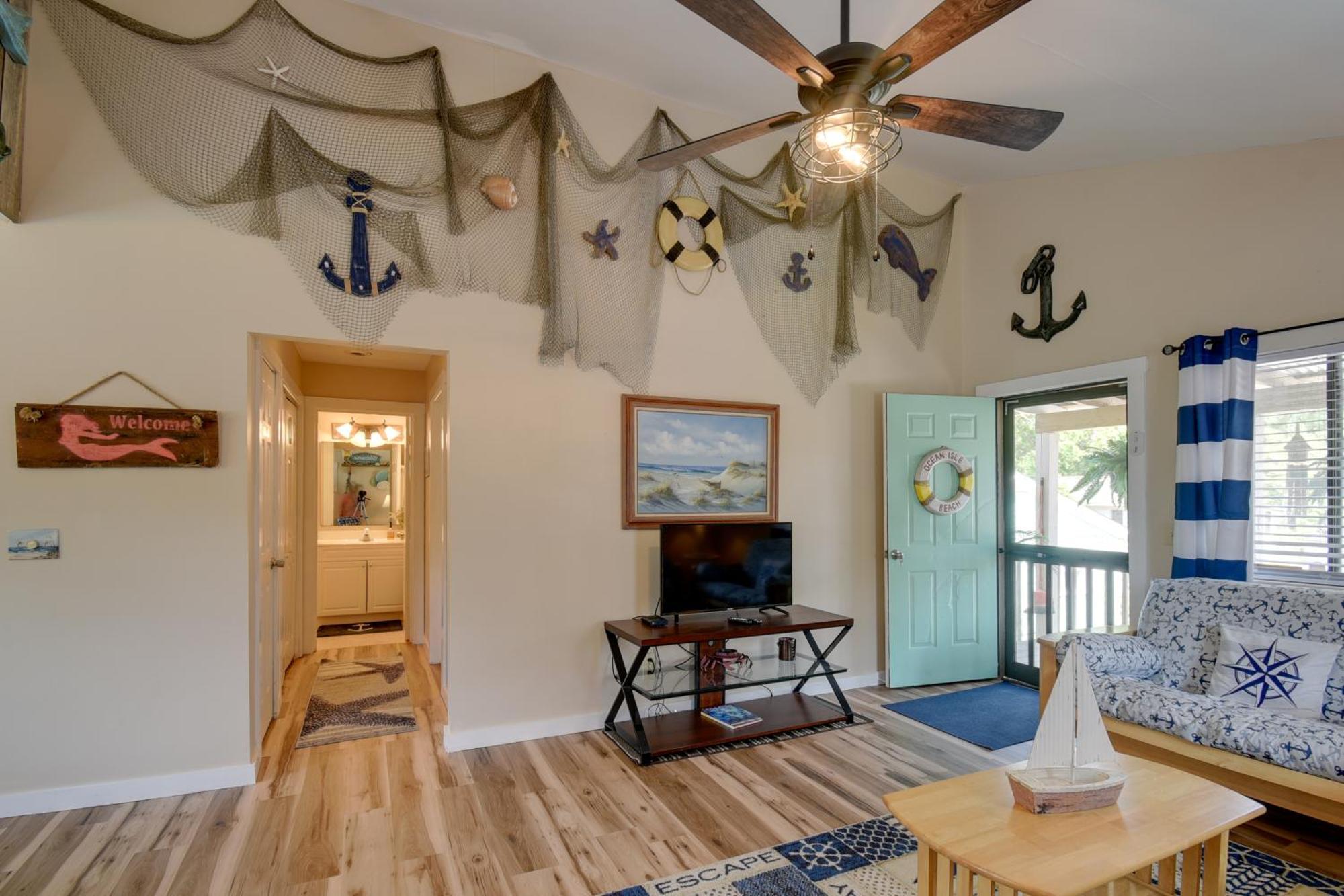 Ocean Isle Apartment With Balcony, 1 Mi To Beach! 海洋岛海滩 外观 照片