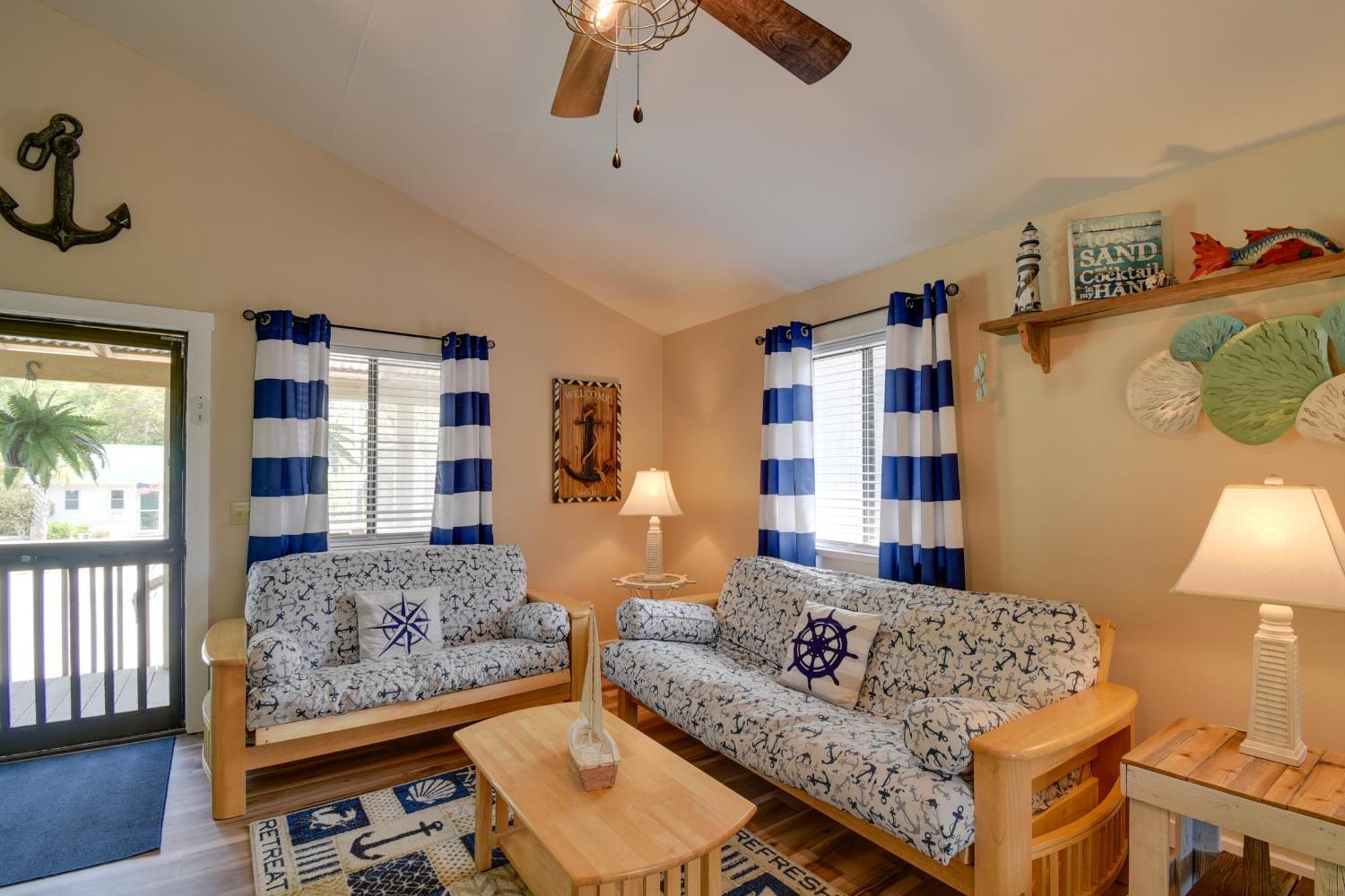 Ocean Isle Apartment With Balcony, 1 Mi To Beach! 海洋岛海滩 外观 照片